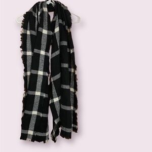 Black/White Plaid Scarf, Fringe